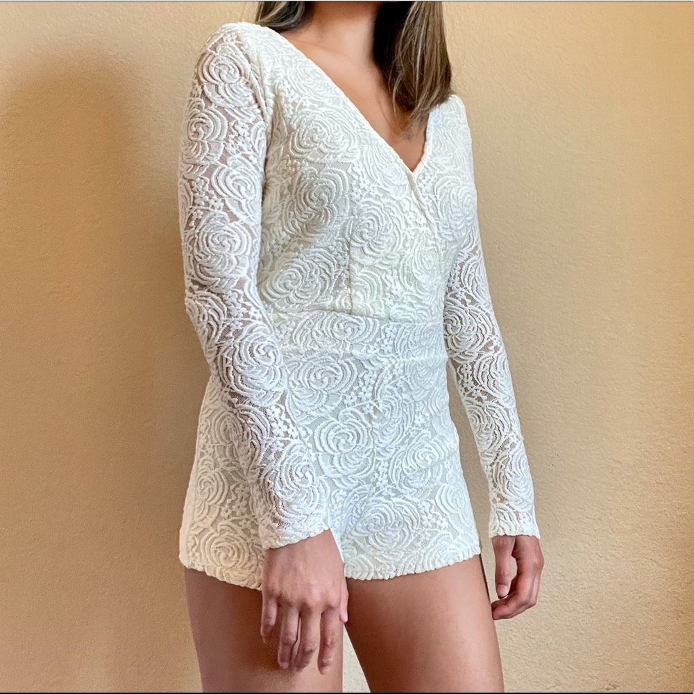 🦋 F21 Lace Romper